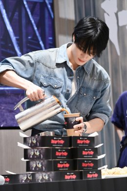 NCT DREAM (เอ็นซีที ดรีม) ชนะใจแฟนคลับชาวไทยแบบอยู่หมัดด้วยกิจกรรมสุดเอ็กซ์คลูซีฟ "Shopee x NCT DREAM 'Beat It Up' FANSIGN & CAFE EVENT" ภายใต้ความร่วมมือของ SM True (เอสเอ็ม ทรู) กับ Shopee (ช้อปปี้)